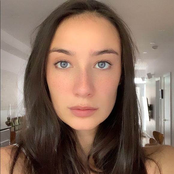 Meet your Posher, Camille - Picture 1 of 1